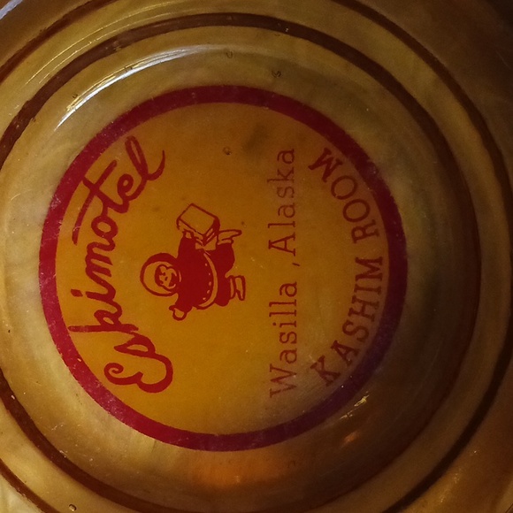 Vintage Eskimotel Ashtray - Picture 2 of 4